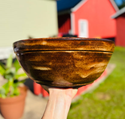 Large Serving Bowl in Brown Bear (20 cups)
