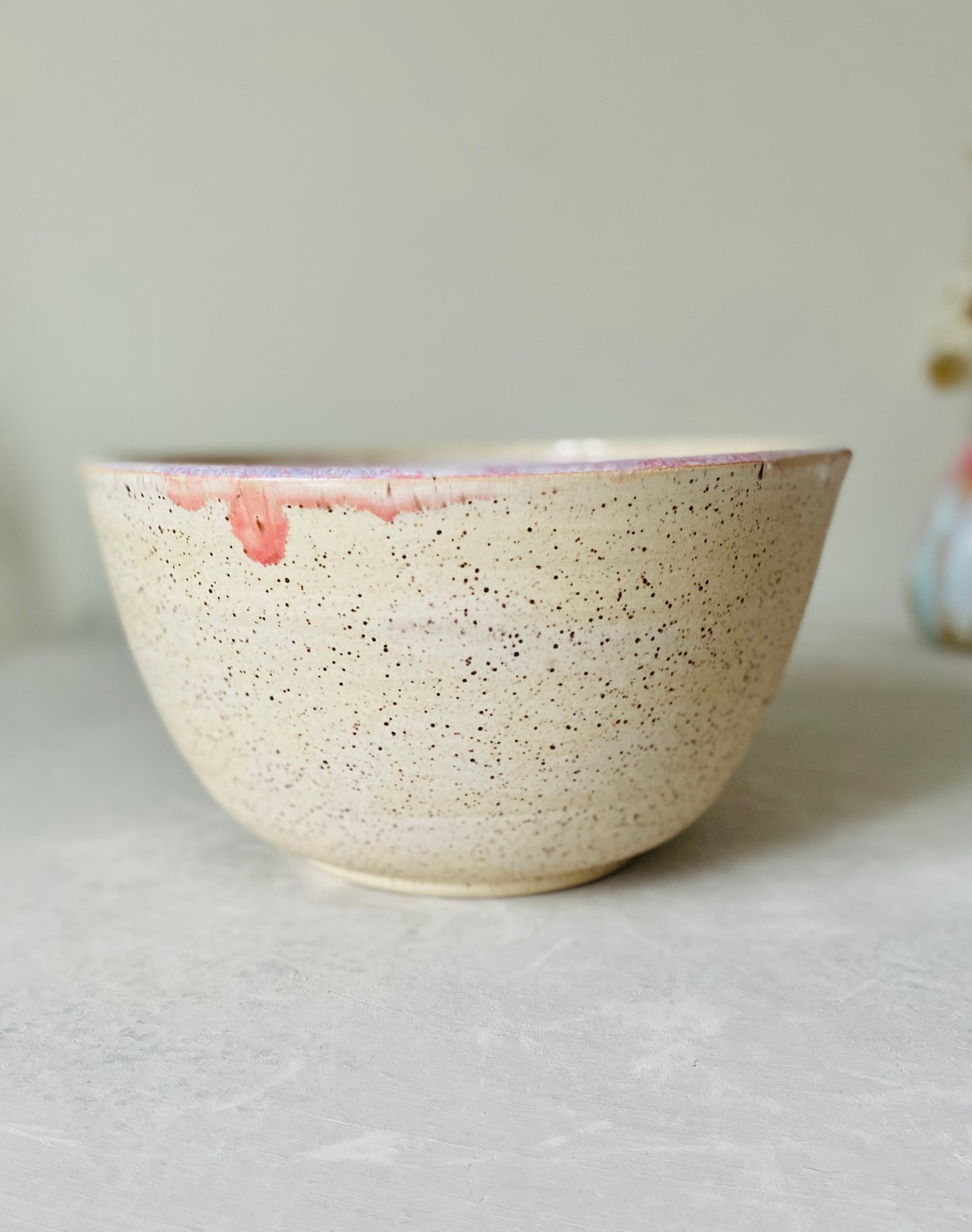 12 Cup Speckled Serving Bowl in Pearl Pink