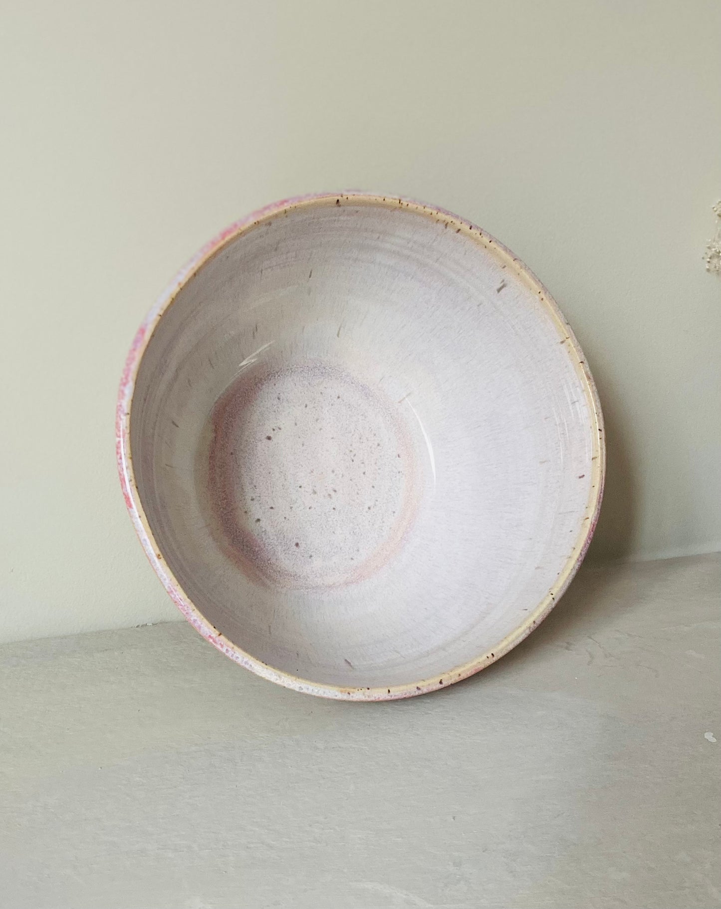 12 Cup Speckled Serving Bowl in Pearl Pink