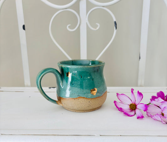 12 fl oz Lush Green 22k Gold Heart Mug