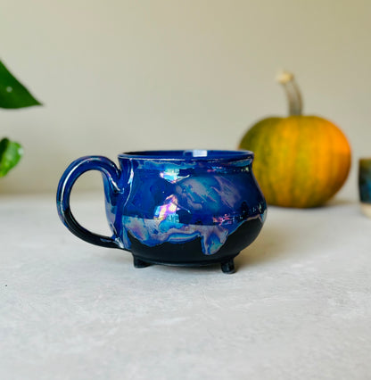Iridescent Magic Potion Cauldron Mug(14 fl oz)