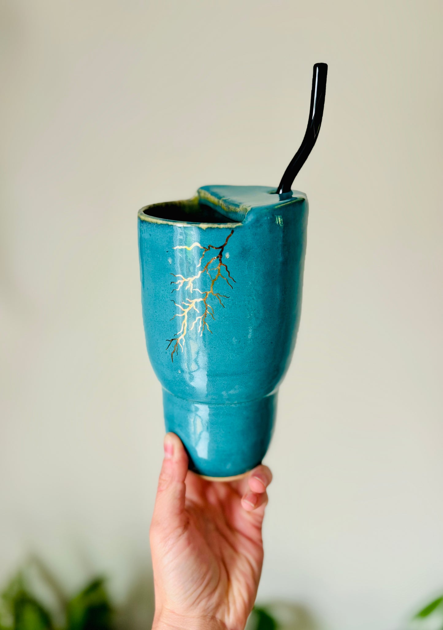 18 fl oz Lighting Strike Turquoise To-go Mug