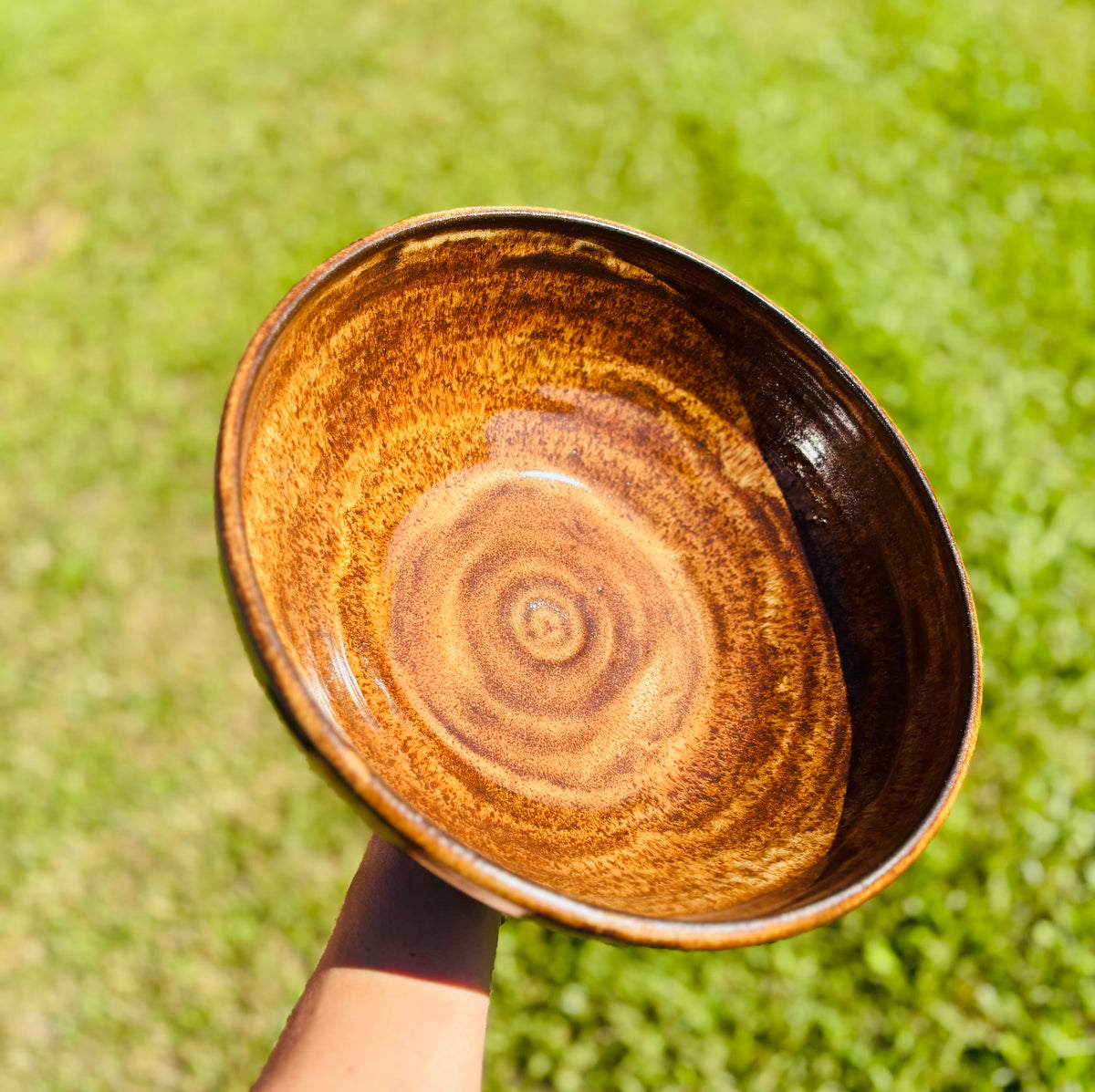 Large Serving Bowl in Brown Bear (20 cups)
