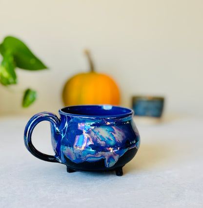 Iridescent Magic Potion Cauldron Mug(14 fl oz)