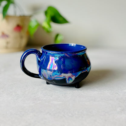 Iridescent Magic Potion Cauldron Mug(14 fl oz)