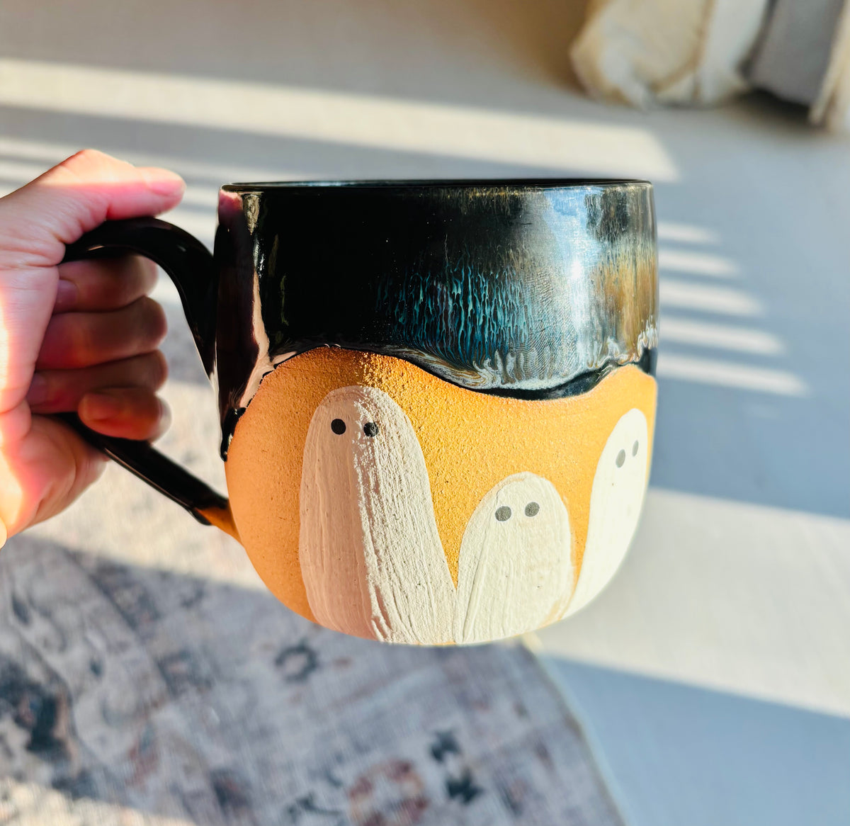 Spooky Night Peek-a-boo Ghost Soup Mug (26 fl oz)