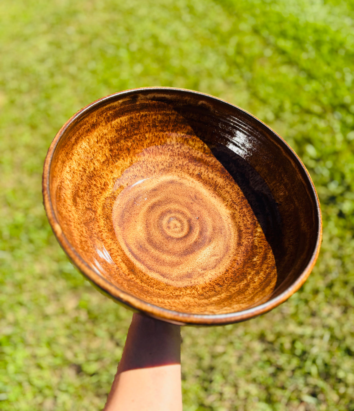 Large Serving Bowl in Brown Bear (20 cups)