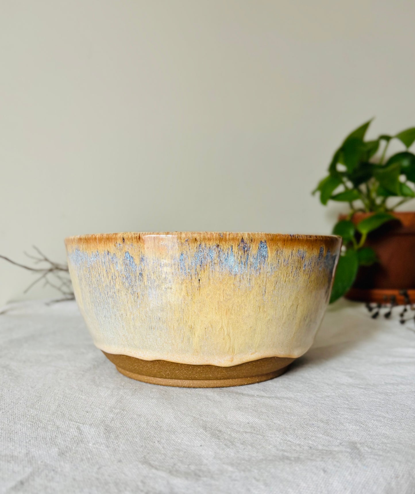 12 Cup Toasted Honey Cream Serving Bowl