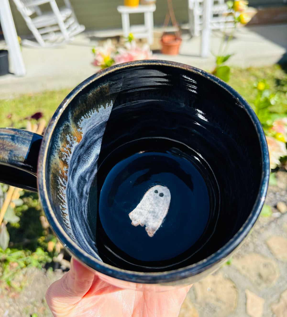 Spooky Night Peek-a-boo Ghost Soup Mug (26 fl oz)