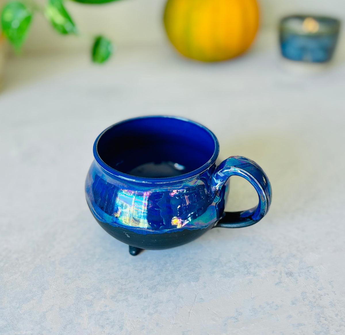 Iridescent Magic Potion Cauldron Mug(14 fl oz)