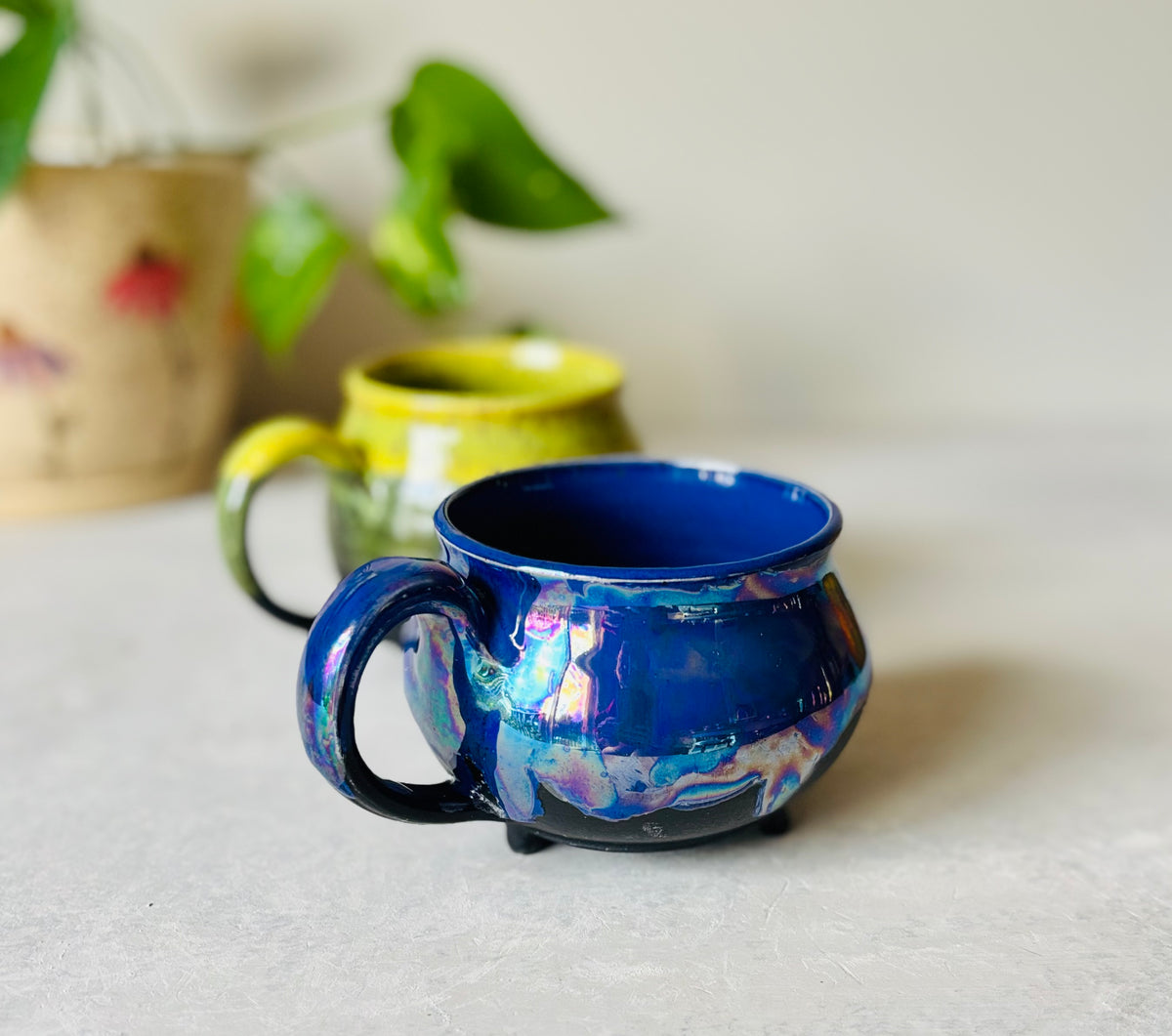Iridescent Magic Potion Cauldron Mug(14 fl oz)